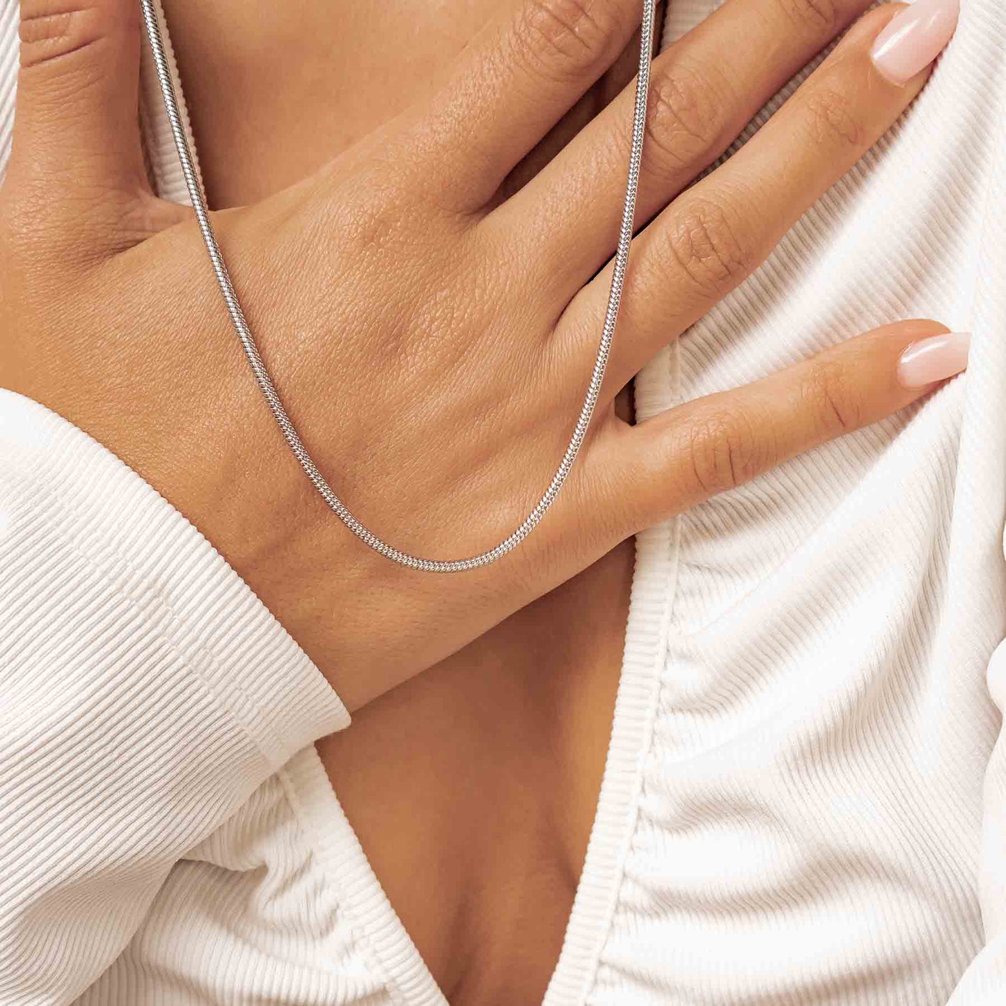 Round Snake Chain Necklace Silver