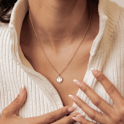 Shell Smiley Pendant Necklace Waterproof