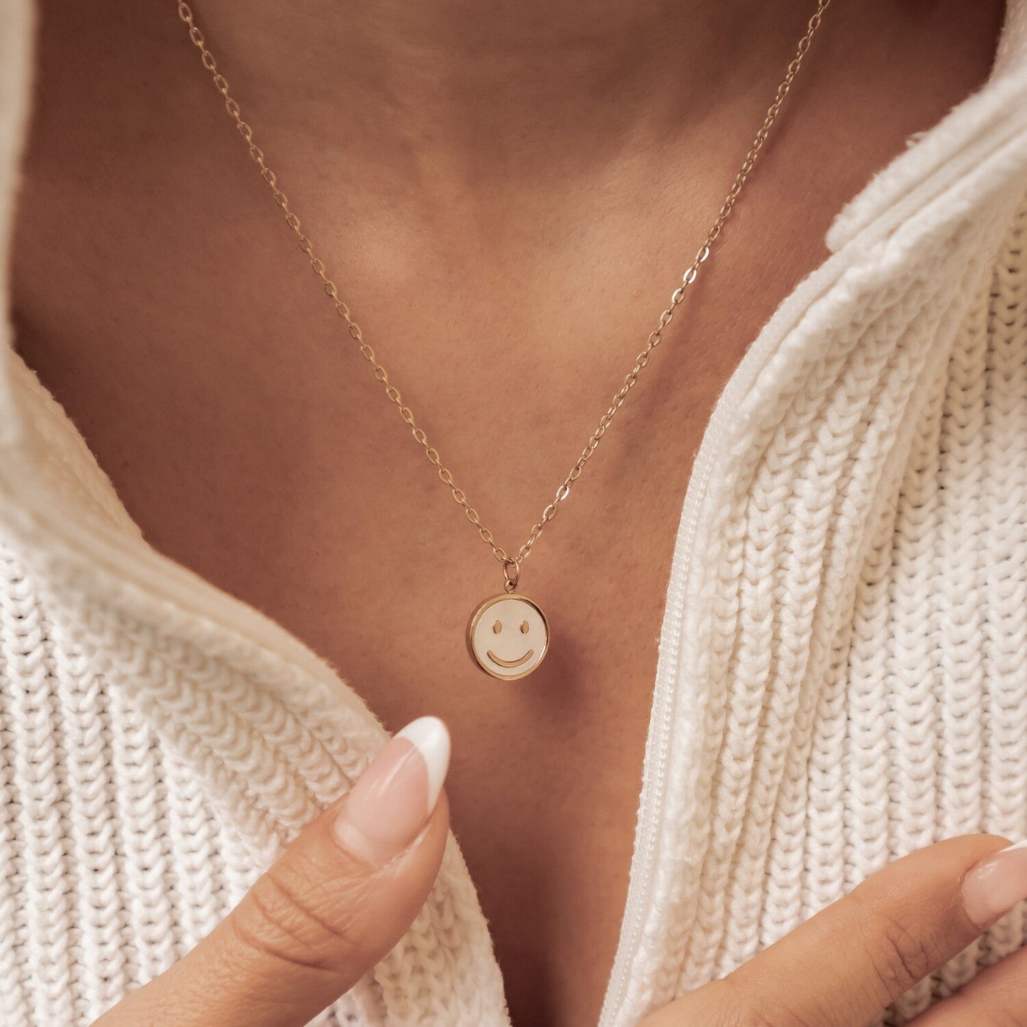 Shell Smiley Pendant Necklace Waterproof