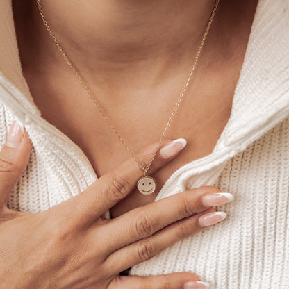 Shell Smiley Pendant Necklace Waterproof