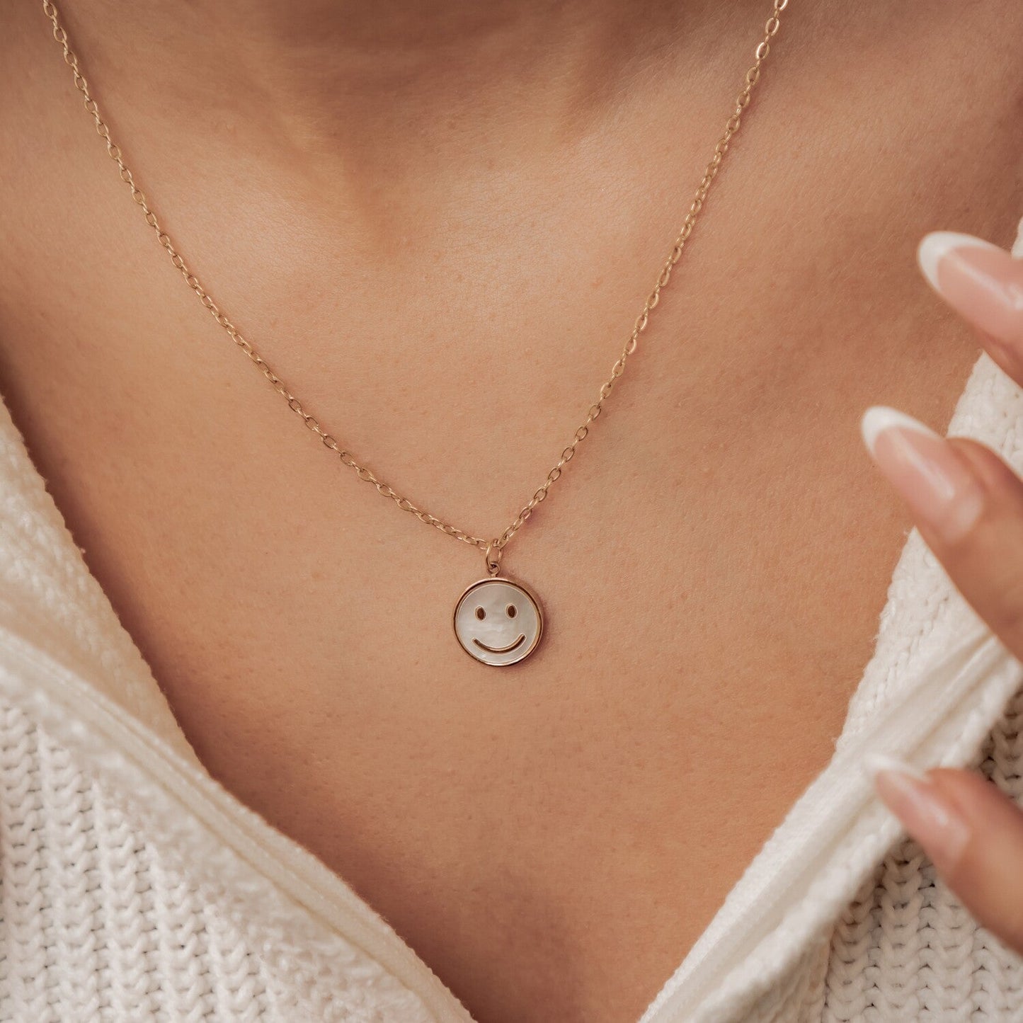 Shell Smiley Pendant Necklace Waterproof