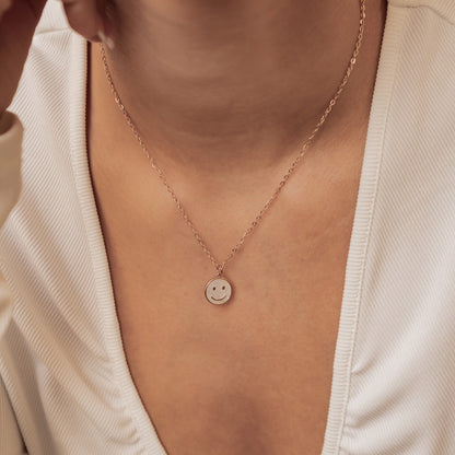 Shell Smiley Pendant Necklace Waterproof