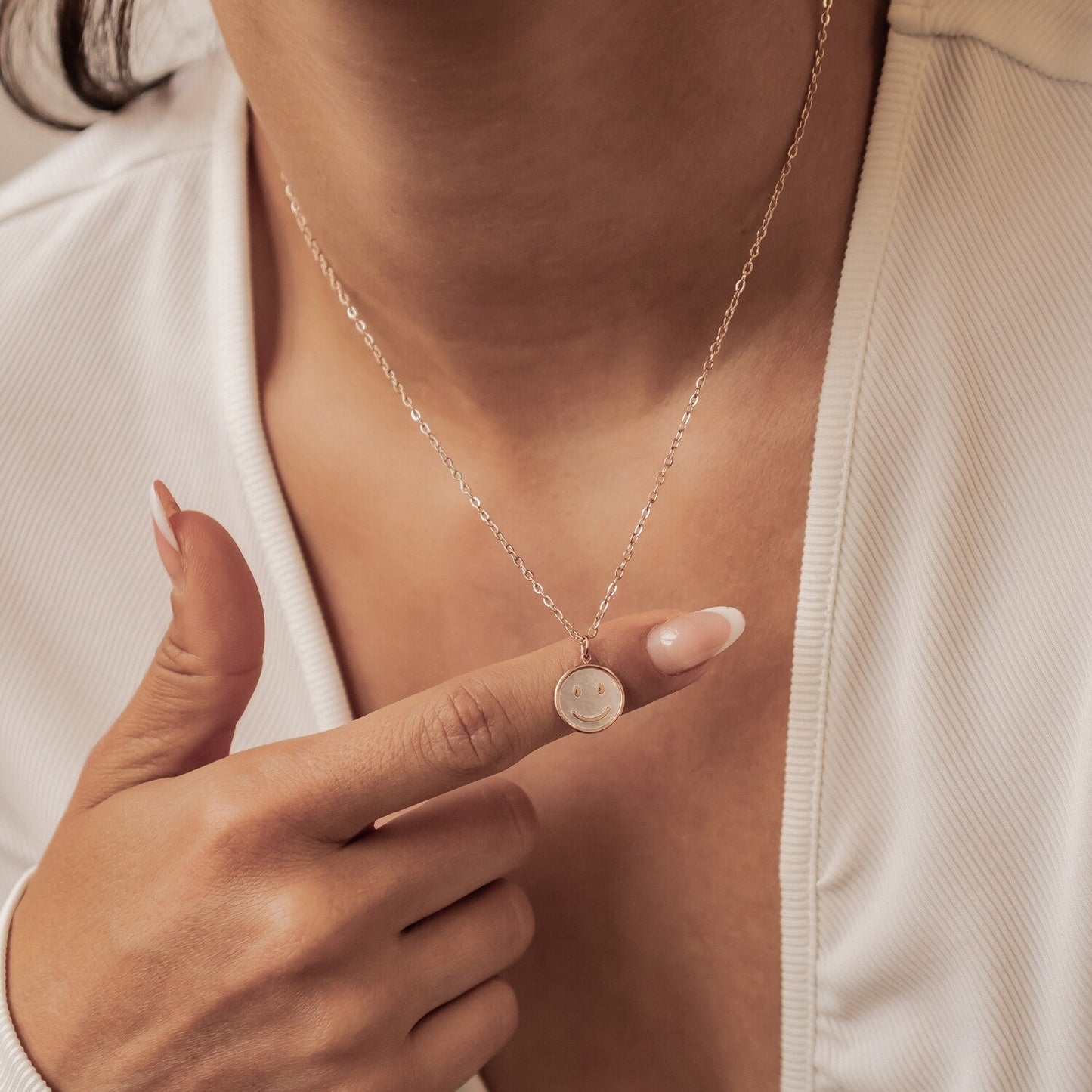 Shell Smiley Pendant Necklace Waterproof