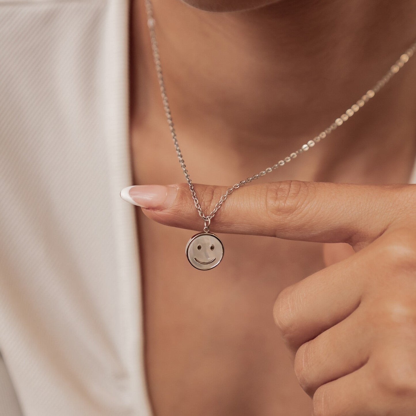 Shell Smiley Pendant Necklace Waterproof