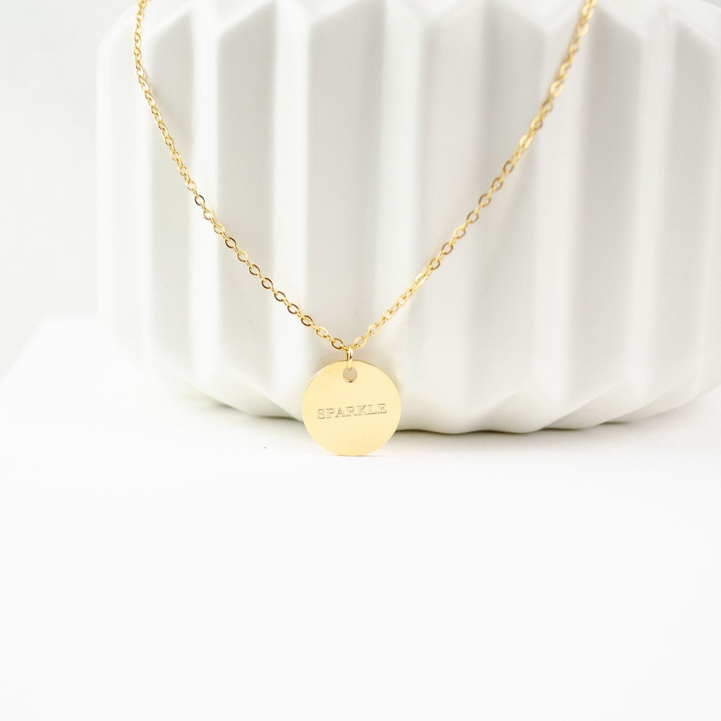 Circle Necklace Gold
