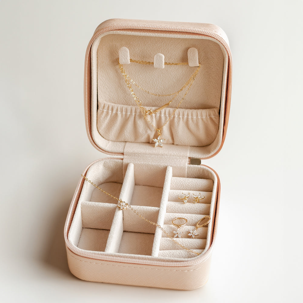 Daisy Sterling Silver Jewelry and Case Set