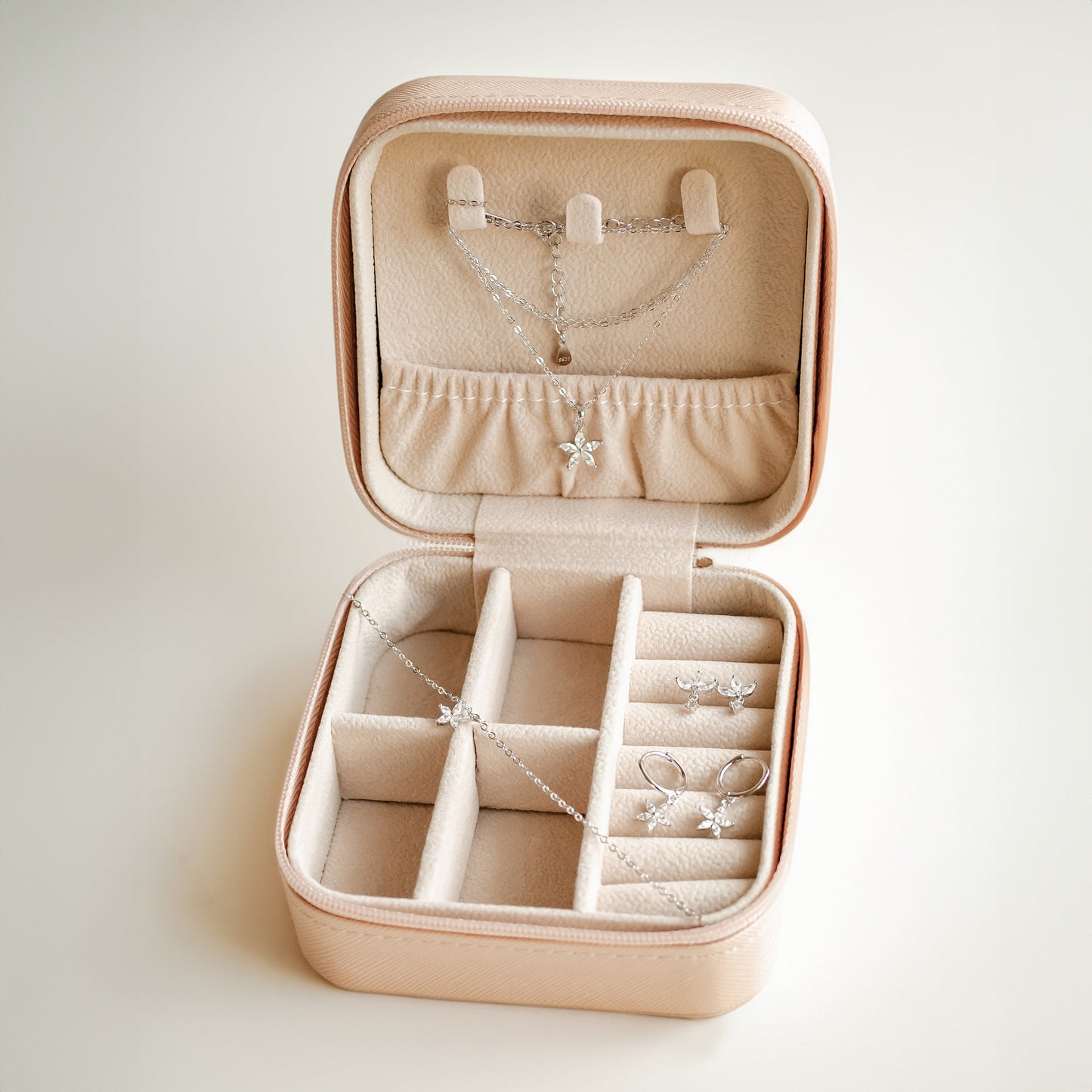 Daisy Sterling Silver Jewelry and Case Set