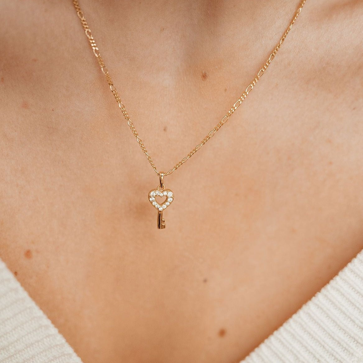 Bond Pendant for Loved & Connected in Gold