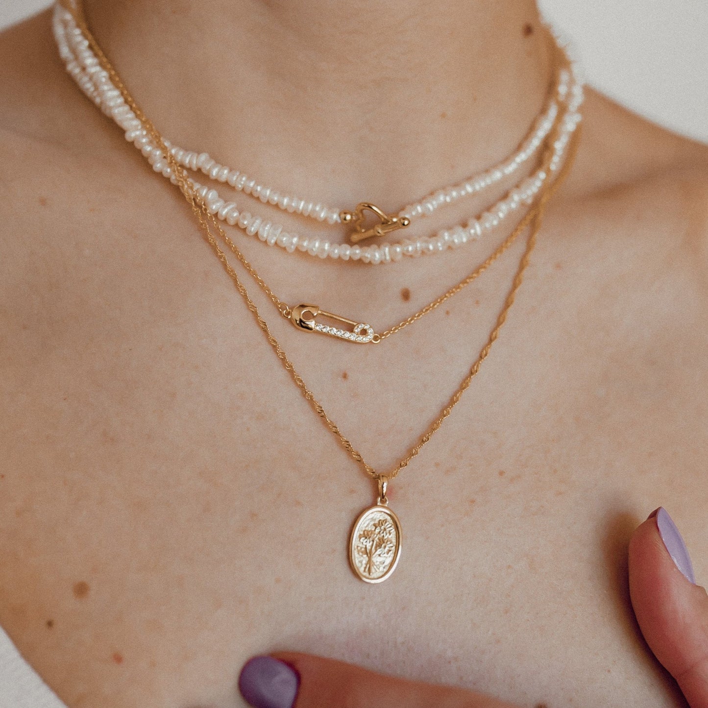 Oval Daisy Pendant Necklace Sterling Silver Gold