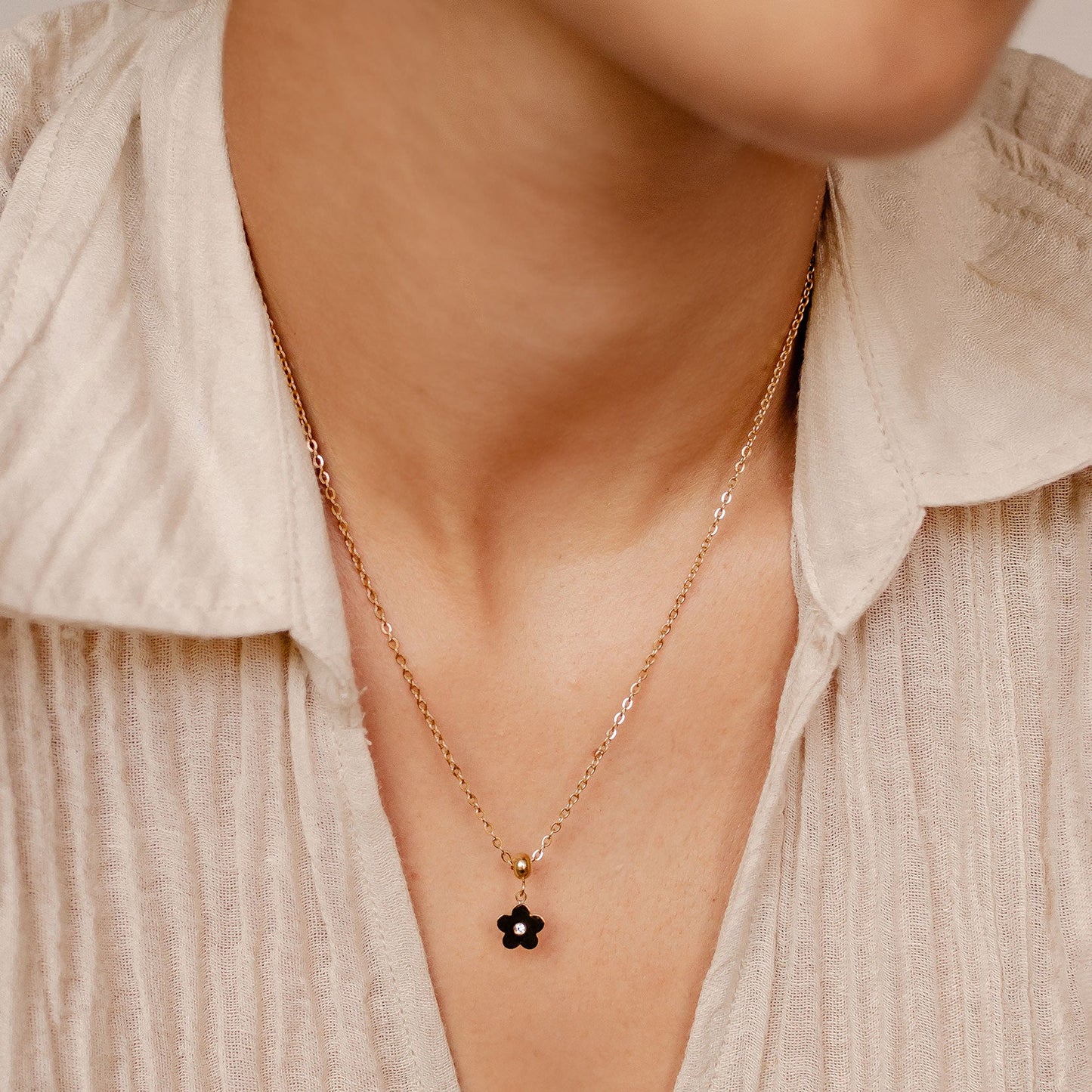 Petite Flower Pendant Gold