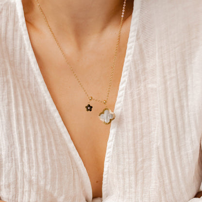 Petite Flower Pendant Gold