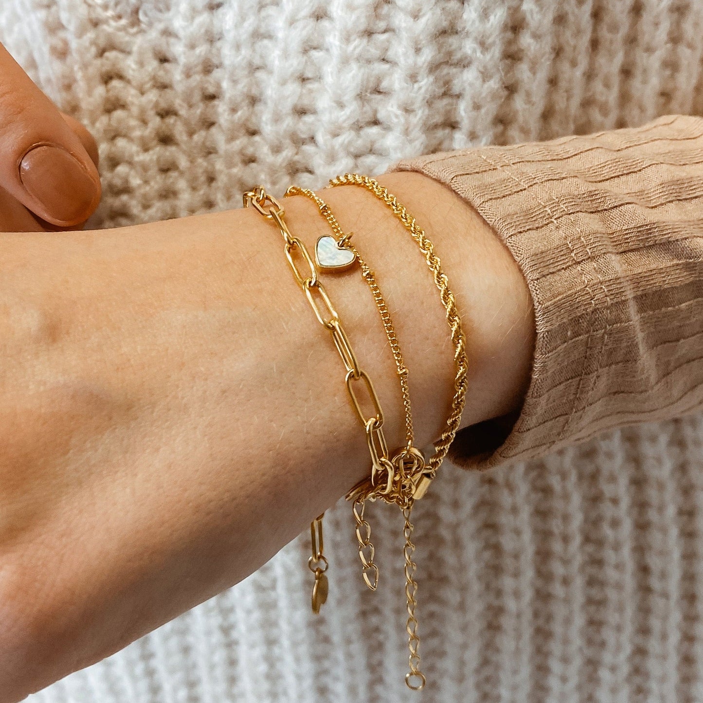 Shell Heart Pendant Chain Bracelet Gold