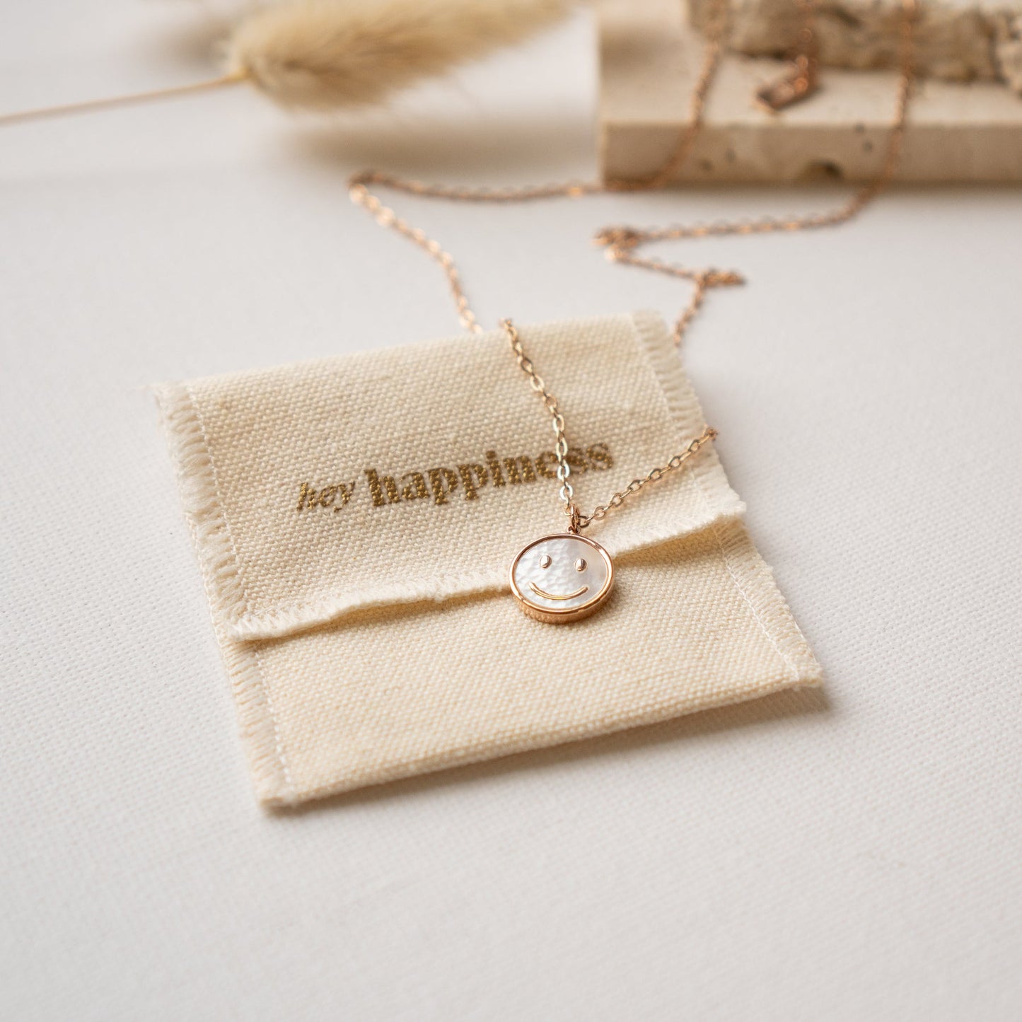 Shell Smiley Pendant Necklace Waterproof