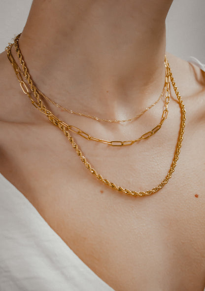 Thin Twist Chain Necklace Gold